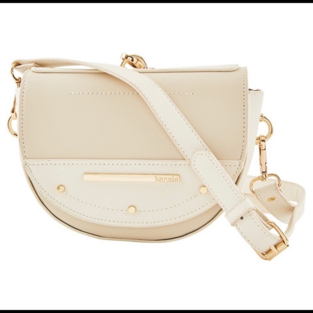 NWT - Kensie Wristlet/ Clutch